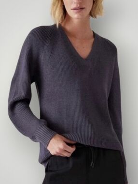 Athleta Hanover V-Neck Sweater Medium Merino Wool Charcoal Purple Quiet Luxury